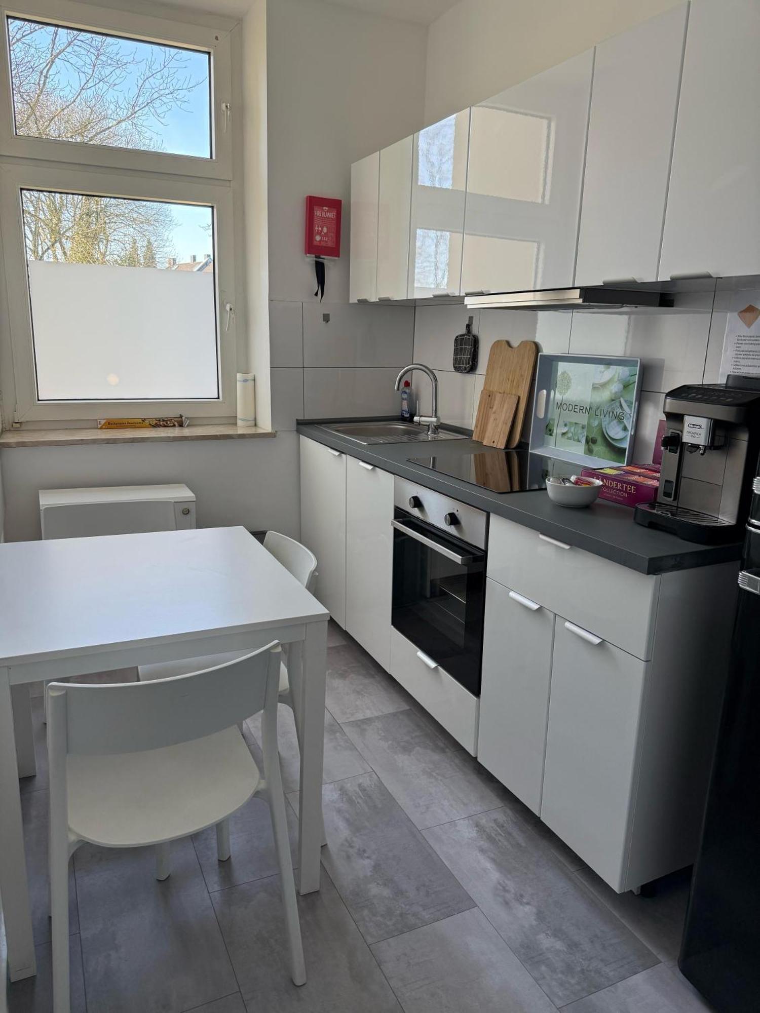 Freshly Renovated City Apartments Essen Kitchen Wifi Near Duesseldorf Airport Exterior foto